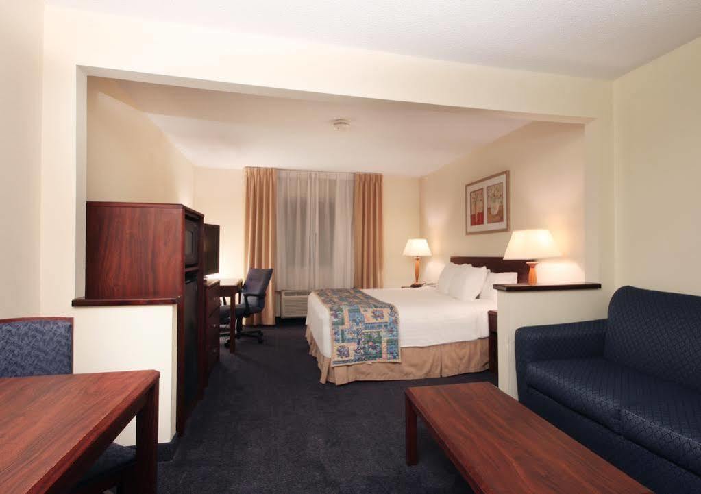 Fairfield Inn By Marriott Warren Niles Habitación foto